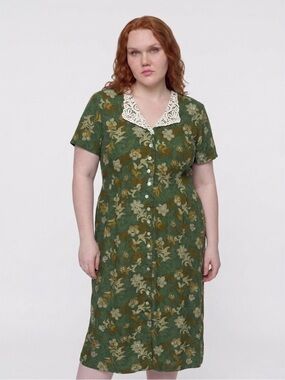 80s Betsy’s Things Green Floral Button-Front Midi Dress with Lace Collar